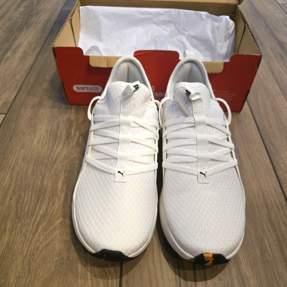BRAND NEW Never worn Women's Puma softride sophia 2 white size 6.5